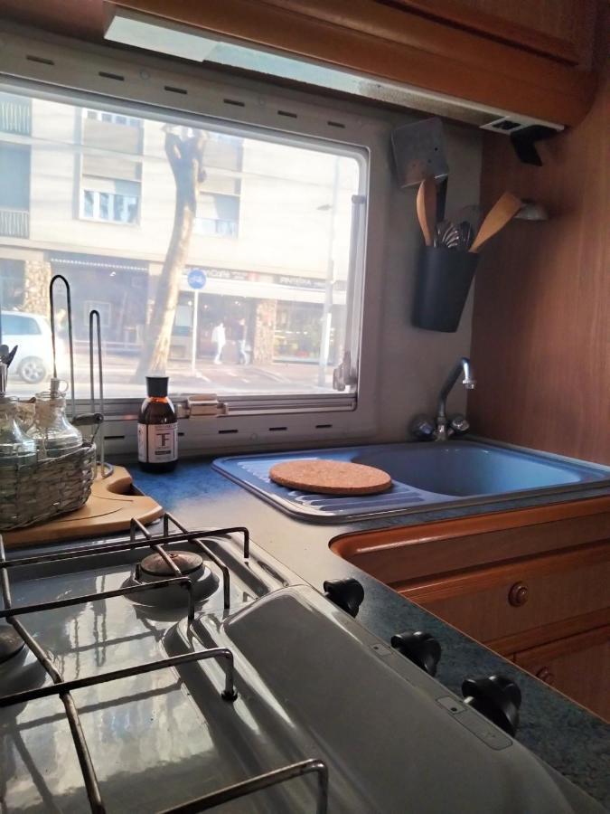 Love In The Camper Florens Exteriör bild
